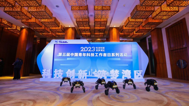 金融大数据分析行业解决方案：解析其核心价值与挑战